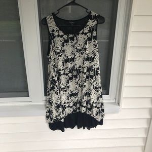 Papillon black and white dress perfect condition